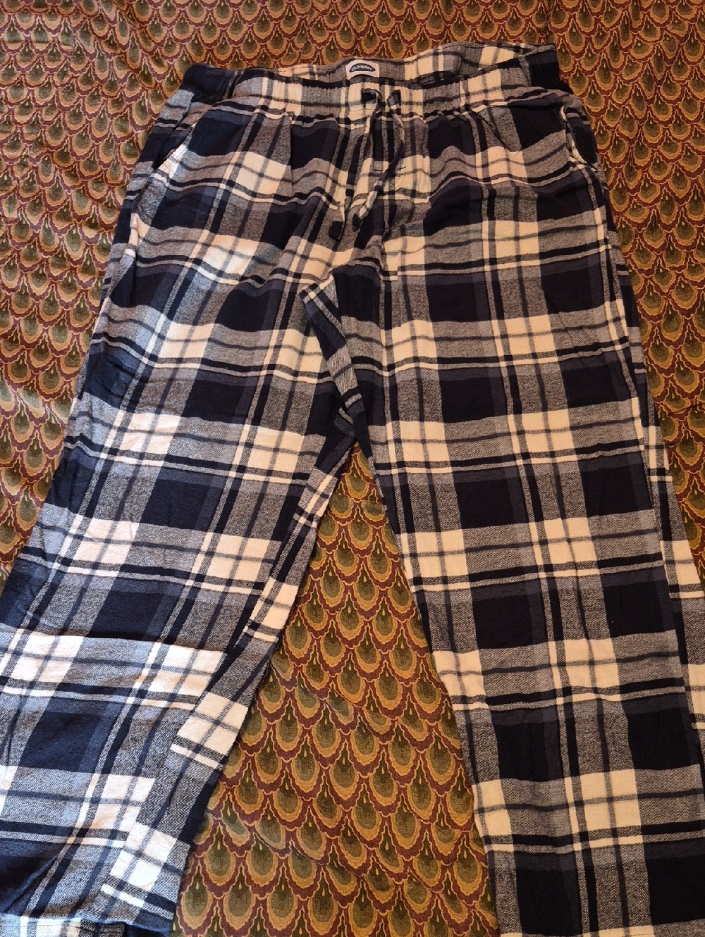 Old Navy Navy Blue and White Plaid Jogger Sweatpants